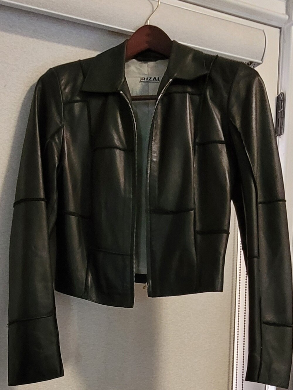 Rizal Women's Black Panel-Detail Lambskin Leather Zip Jacket Rare Find Vintage S